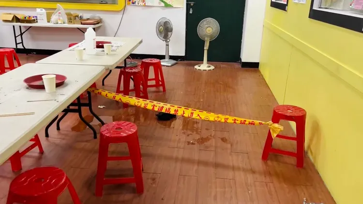 案發教室圍起封鎖線。讀者提供