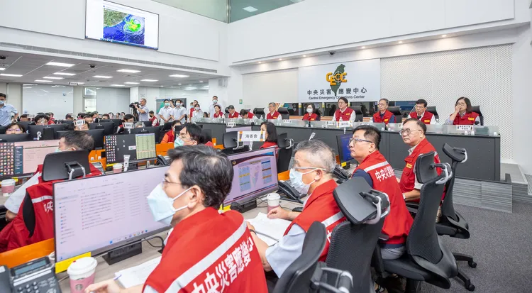 蔡英文聽取各部會應變工作情形。總統府提供