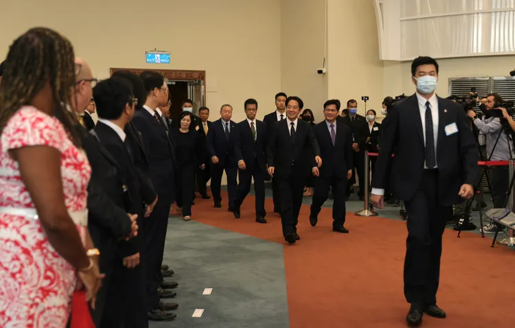 賴清德率團赴巴拉圭，去程過境美國紐約。總統府提供