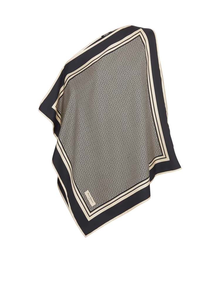 不對稱MONOGRAM印花真絲方巾上衣，58,100元。品牌提供