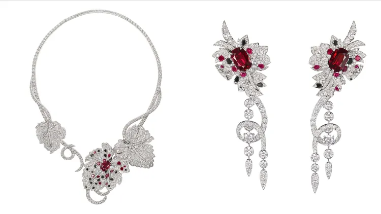 Feuille de Vigne葡萄葉藤蔓套組項鍊與耳環。品牌提供