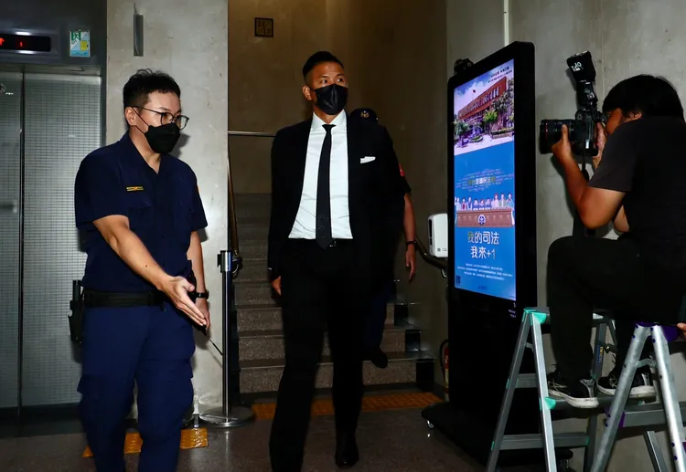 庭訊結束後，陳建州受訪強調會透過法律捍衛清白。彭欣偉攝