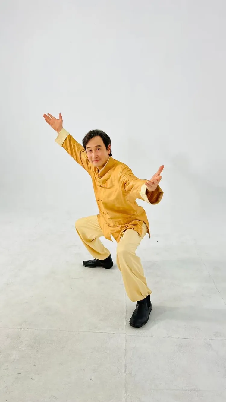 衛子雲化身雲端師父。衛子雲有氧氣功提供