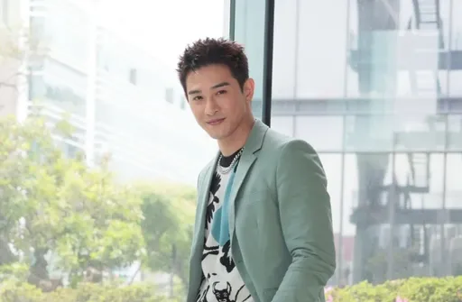 張立昂酒醉鬧事遭警察上銬 經紀人道歉了