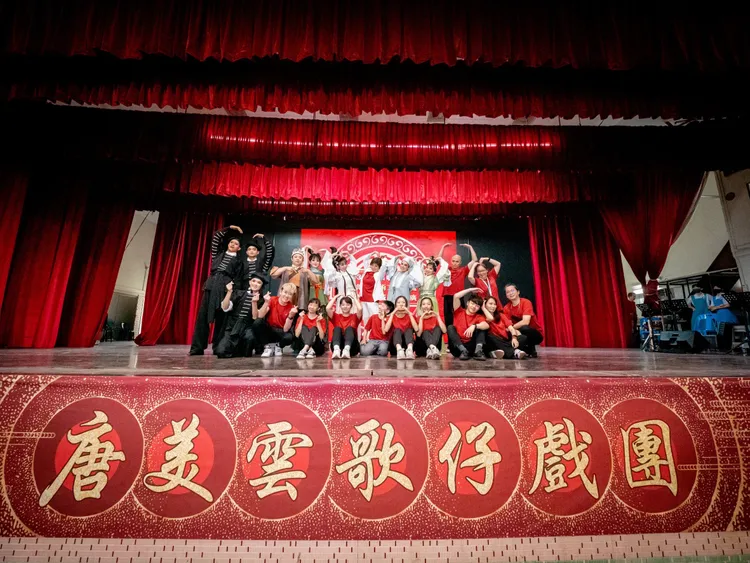 唐美雲歌仔戲團的演出水準，已成了口碑保證，每次演出門票都秒殺。唐美雲歌仔戲提供