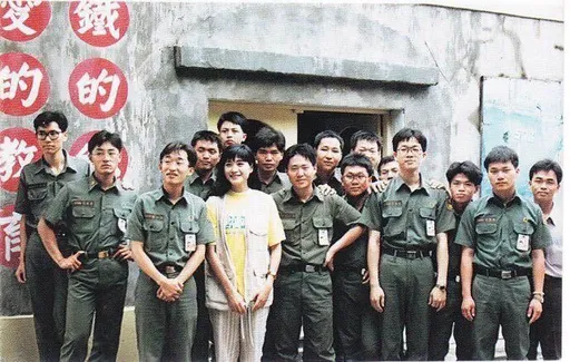 玉女掌門人陳年美照出土 對海軍司令施展美人計見到弟弟