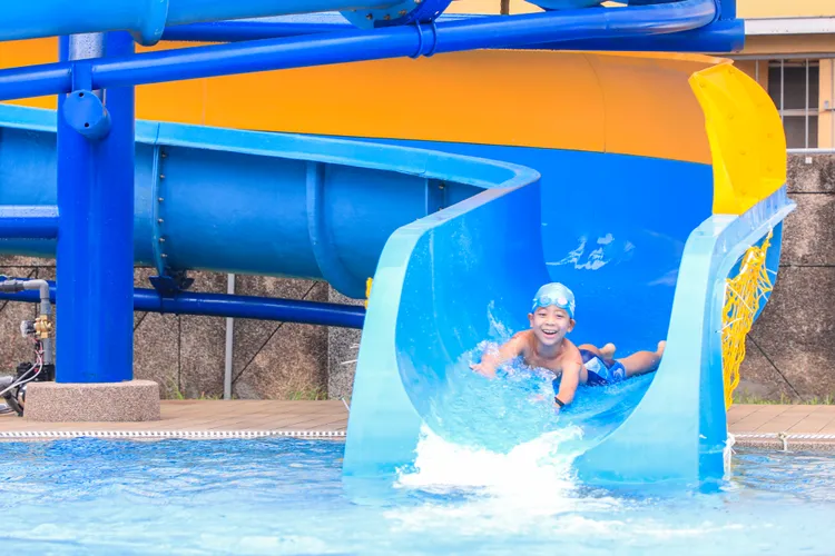 滑水道是小朋友的最愛。市府提供