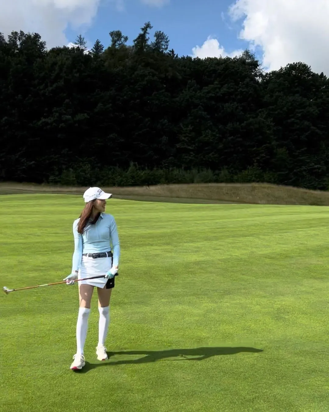 曾馨瑩熱愛打高爾夫。翻攝曾馨瑩IG