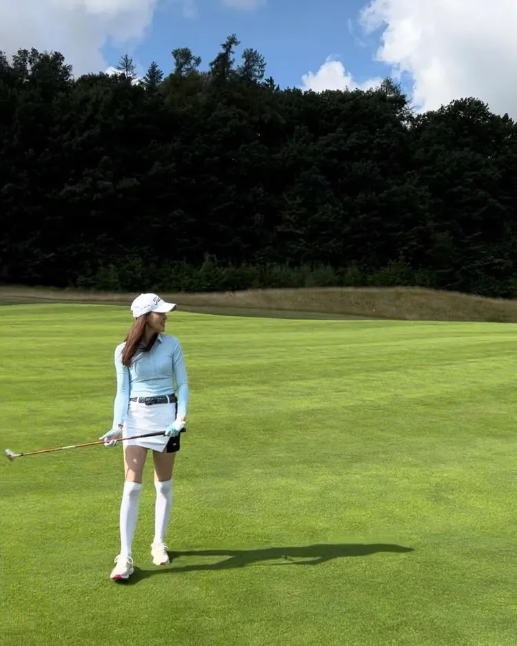 曾馨瑩熱愛打高爾夫。翻攝曾馨瑩IG