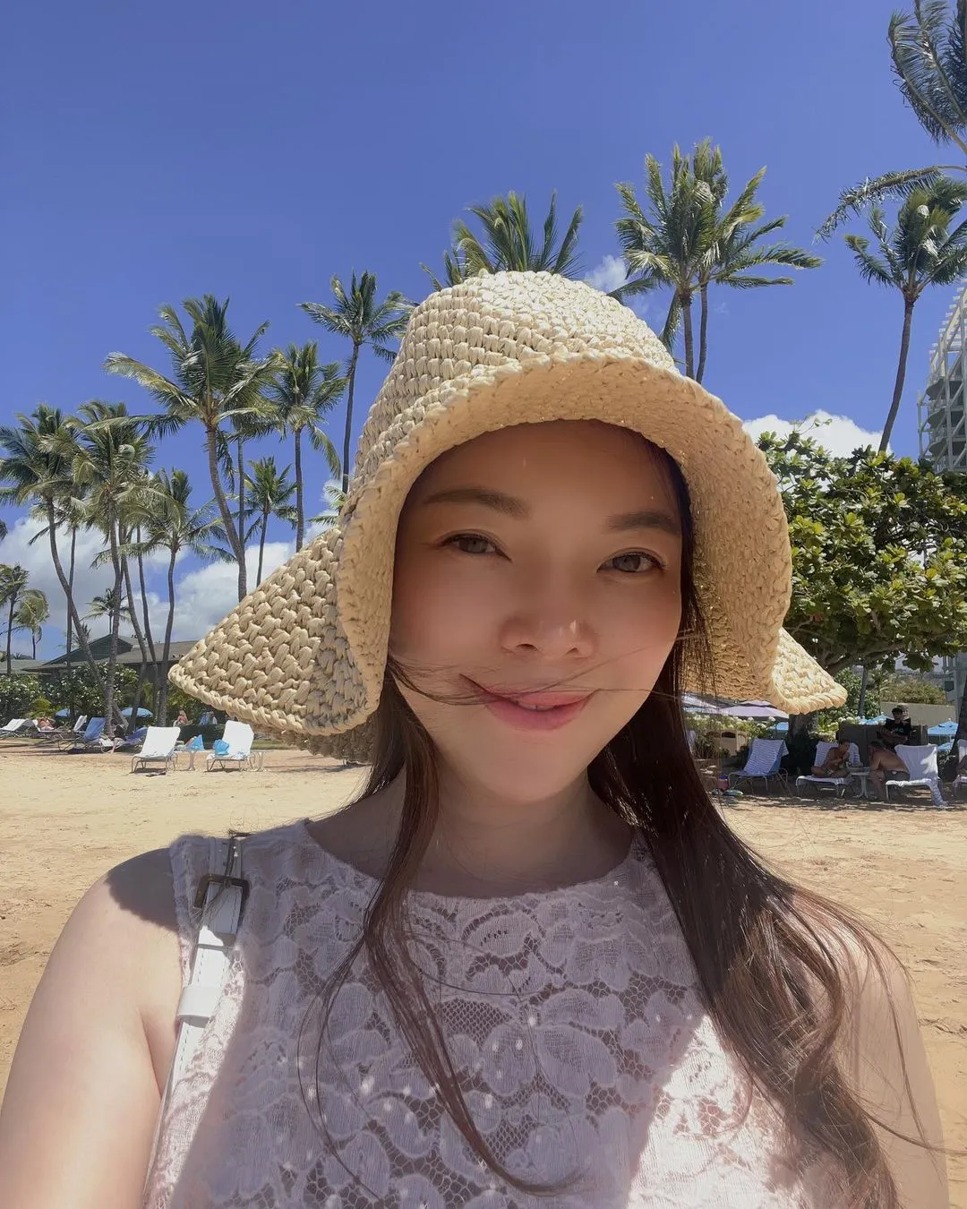 曾馨瑩今分享了多張照片記錄美好的夏日時光。翻攝曾馨瑩IG