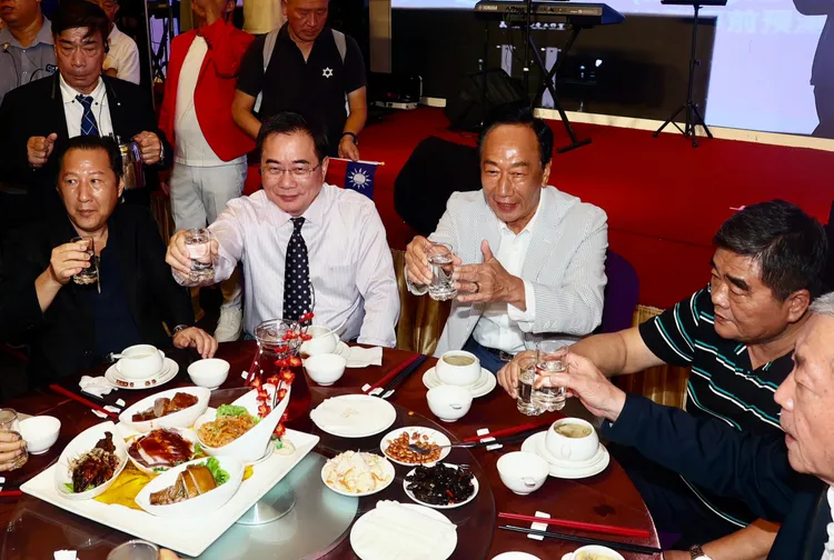 郭台銘「主流宴」昨席開85桌，大展政治肌肉。彭欣偉攝