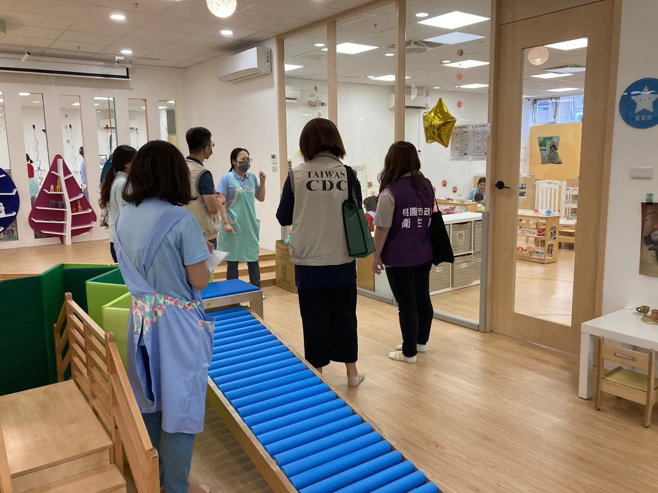 衛生局派員至托兒所稽查。桃園市衛生局提供
