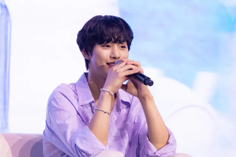 安孝燮提到平時喜歡開車去好看的咖啡廳。D-SHOW提供