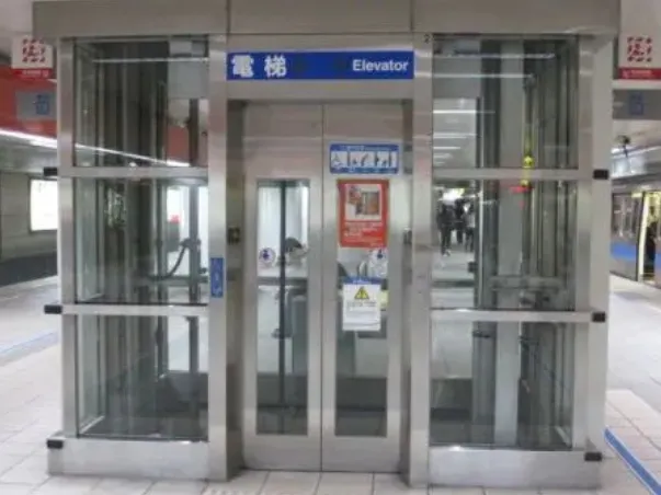 原PO還說，電梯門外的人不讓道，也非常令人生厭。翻攝自論壇Dcard