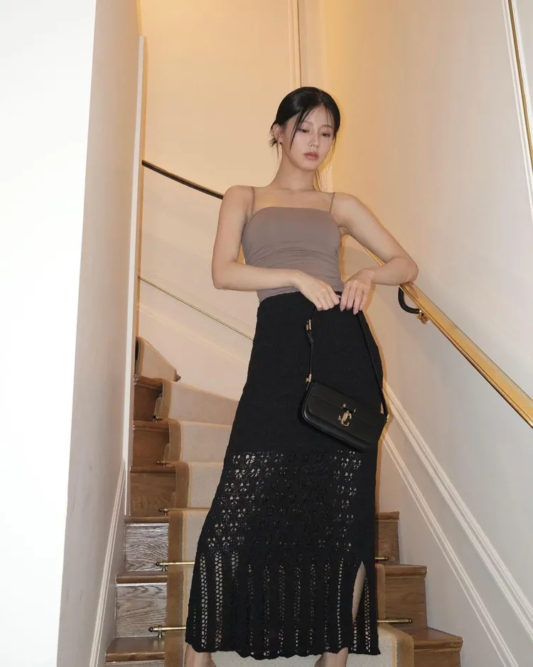薇娟有許多時尚照是在樓梯間取景。翻攝薇娟IG