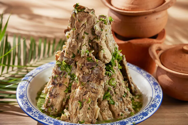 拉差達火山排骨。業者提供