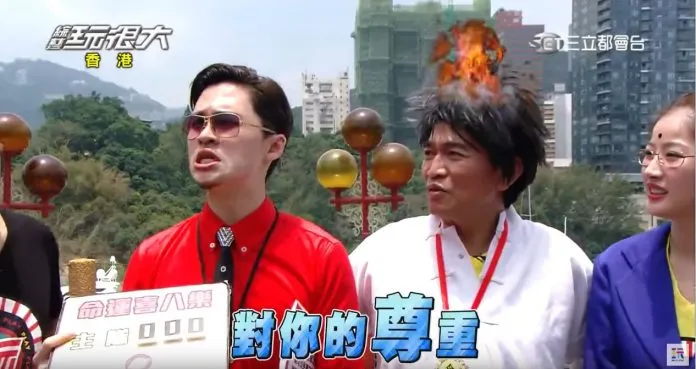 楊昇達（左）2015年和吳宗憲到香港出外景，因不懂分寸，惹毛對方。翻攝自三立電視