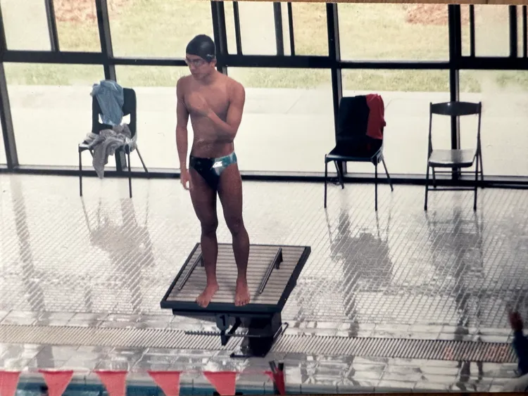 K6劉家凱25年前的練泳照。凱開而彈提供