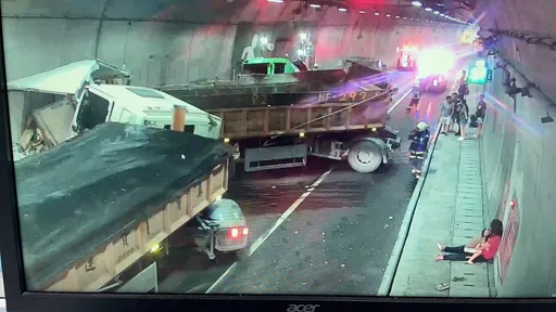 蘇花公路東澳隧道5車連環撞 3人受傷、1人受困搶救中