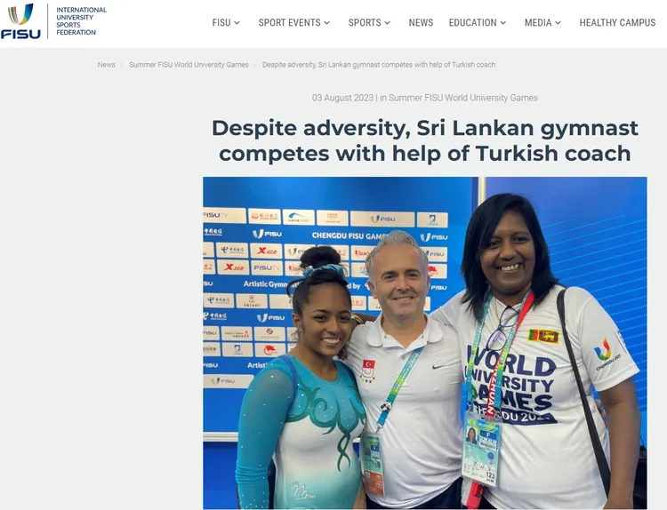 國際大學體總體總網站報導阿瑪亞（左）的故事，在她身旁的即為土耳其教練居米什呂。翻攝國際大學體總（FISU）網站