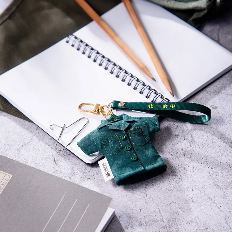 小綠綠制服悠遊卡下周一(8/14)起開放預購。悠遊卡公司提供