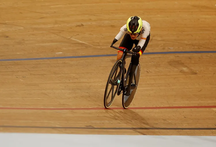 阿吉萊斯使用特別改裝的自行車出賽。路透社