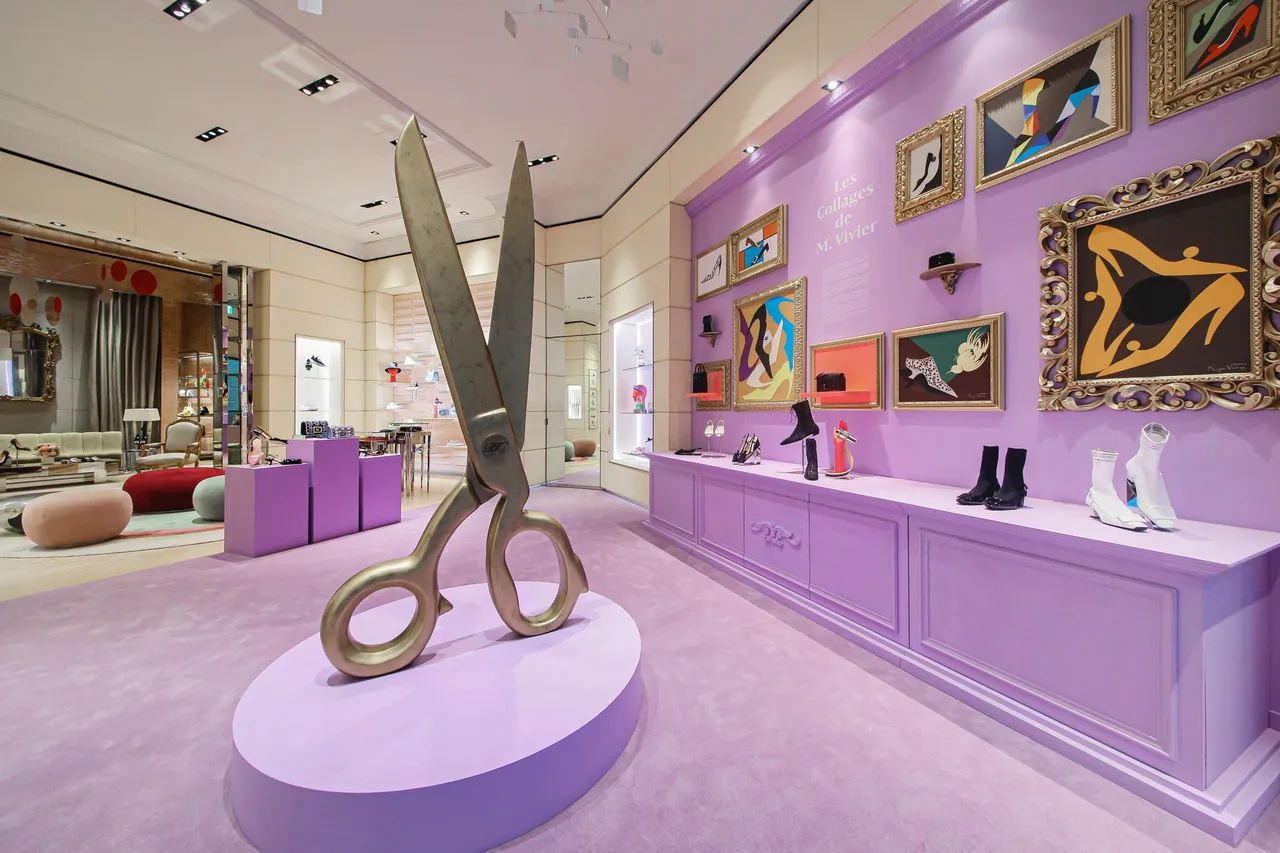 Roger Vivier「匠心工藝：拼貼藝術重現」展覽，即日起至9月24日於品牌台北BELLAVITA旗艦店中展出。品牌提供