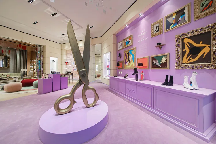 Roger Vivier「匠心工藝：拼貼藝術重現」展覽，即日起至9月24日於品牌台北BELLAVITA旗艦店中展出。品牌提供