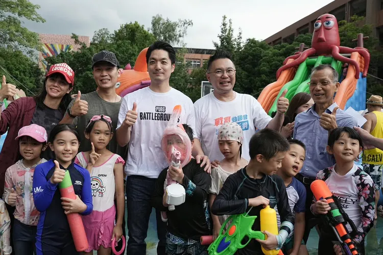 國民黨北市議員張斯綱早前即喊話，侯漢廷參選立委就是保送綠營吳思瑤連任。翻攝張斯綱臉書