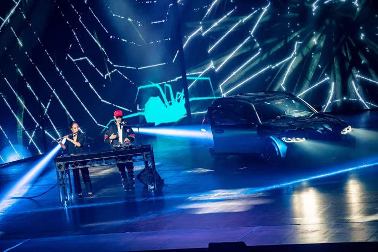 蛋堡 Soft Lipa乘坐BMW M3 Touring登場，一連串的嘻哈饒舌音樂搭配蔡子琪華麗流暢的長笛演奏，讓現場氣氛熱情高漲。業者提供