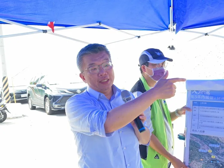 蔡其昌要求河川局提出交通改計畫。蔡其昌辦公室提供