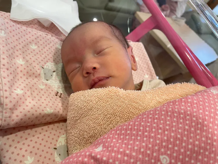 在烏日林新醫院婦產科及產房醫療團隊努力下，曾婦順利誕生一名2595公克女嬰，母女均安。院方提供