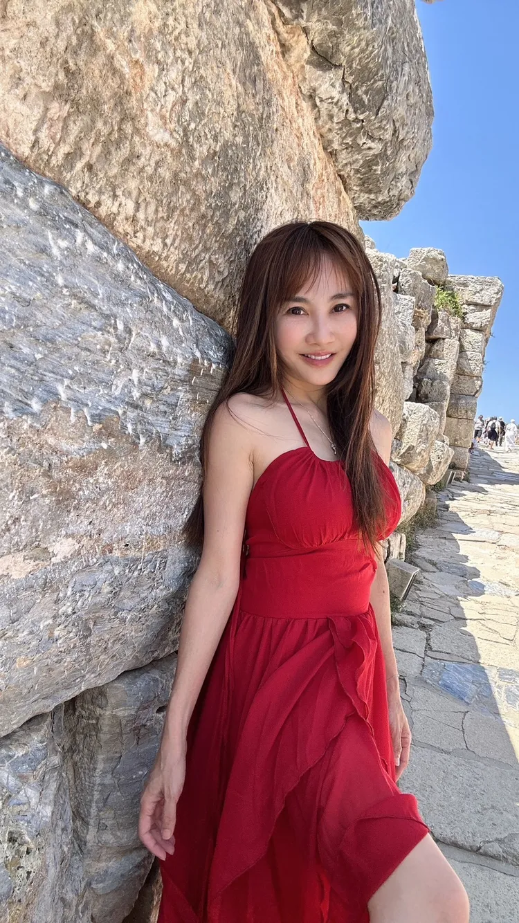 熱心公益的王宥忻，去年擔任新北市政府警察局犯罪預防宣導大使。固力狗提供