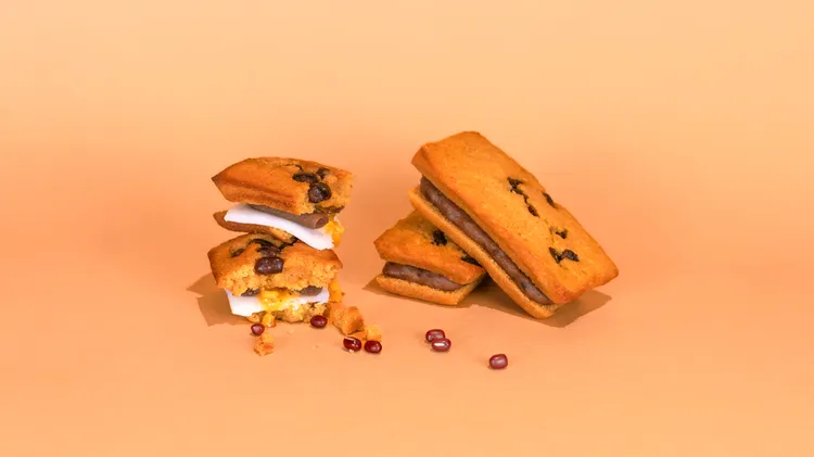 金沙紅豆麻糬費南雪。食糖製菓提供