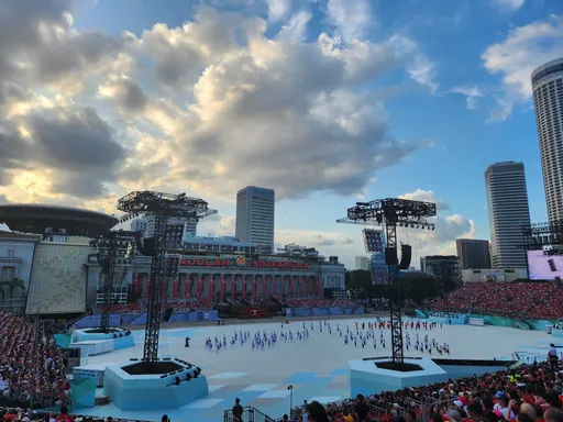 新加坡慶獨立58周年 21架軍機壯闊現身、2.7萬人爭睹