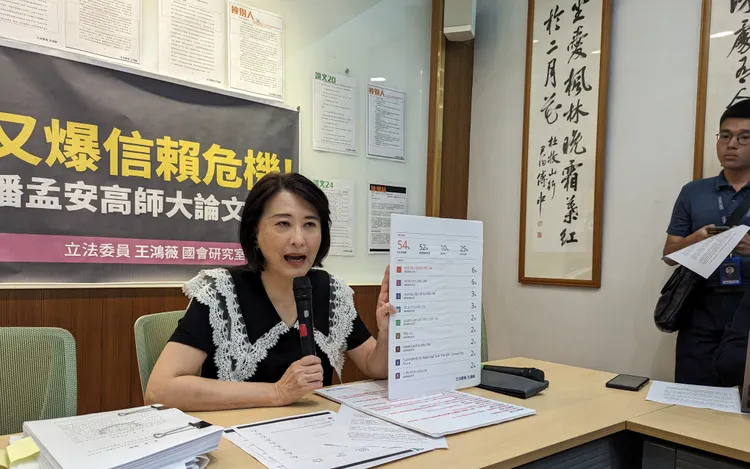 賴清德競選總幹事潘孟安爆出論文抄襲事件。蘇柏銓攝