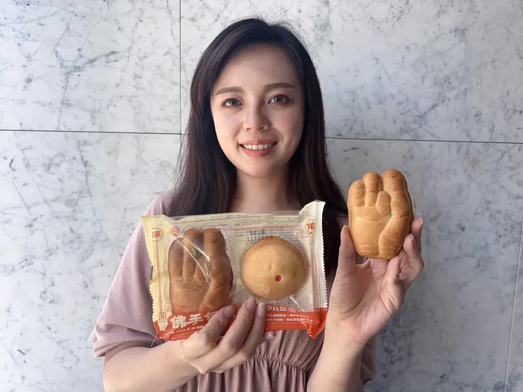 全聯與宜蘭傳藝中心聯名推出即將失傳的佛手、佛眼糕餅。全聯提供