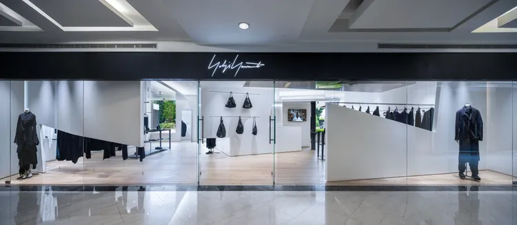 山本耀司品牌複合店。品牌提供