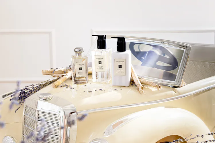 白樺木與薰衣草香水（30ml／2800元、100ml／5600元）、鼠尾草與海鹽身體沐浴系列（潔膚露250ml／1900元、潤膚乳250ml／2650元）都相當推薦送禮給男生。品牌提供