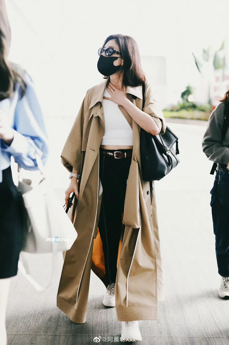 賈靜雯以一貫的簡約大方穿搭登場。品牌提供