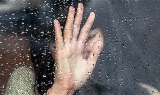 新鄰居嘿咻還開窗「奮力讓全世界聽到」　苦主錄下叫床聲超崩潰