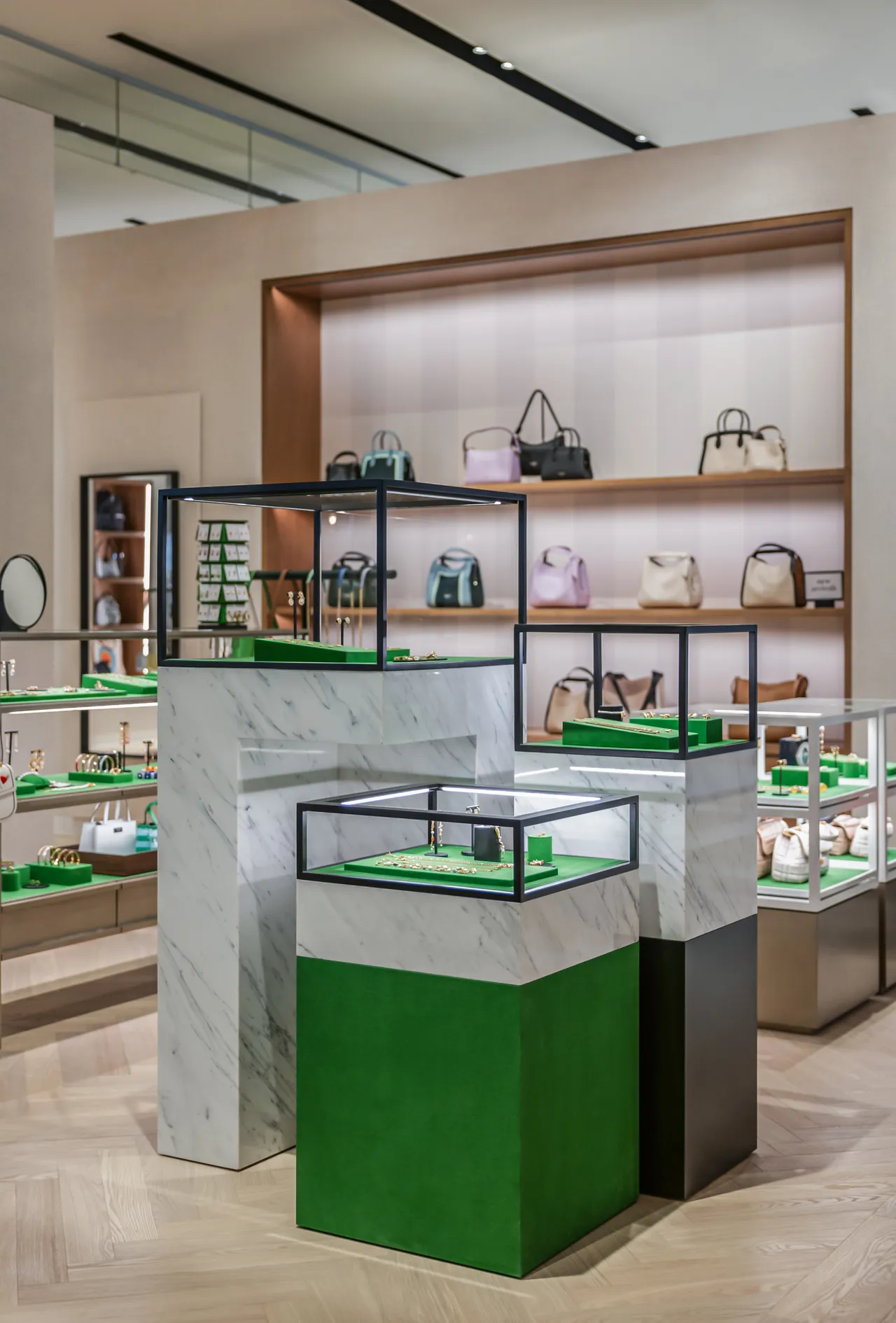 A8馆主打具备全台最齐全的配饰选择。品牌提供