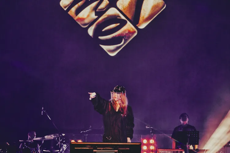 aMEI將《我最親愛的》和鄧麗君經典名曲《我只在乎你》的日文版《時の流れに身をまかせ》變成一個組曲。Courtesy of SUMMER SONIC 2023提供