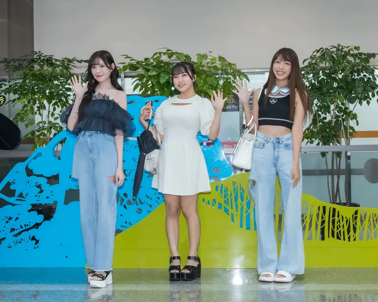 新有菜（左起）、姬咲華、木下日葵。讀者提供