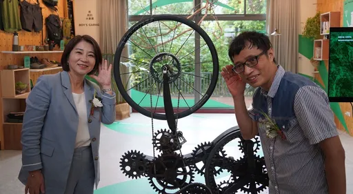 废弃单车零件化身装置艺术 屏东青年旅创基地「声音轮艺术展」开幕