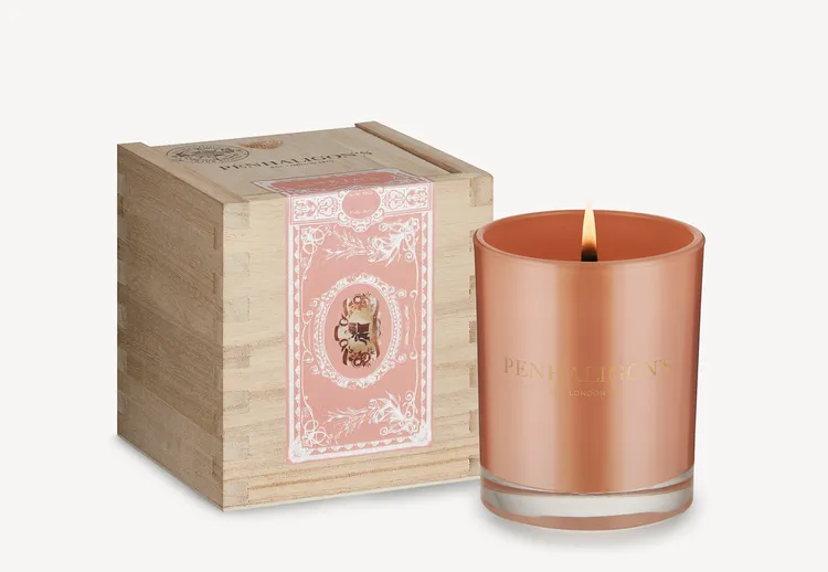 微風獨家首賣-Penhaligon’s  SINKING OUD蠟燭200g  / 推薦價2,850元。