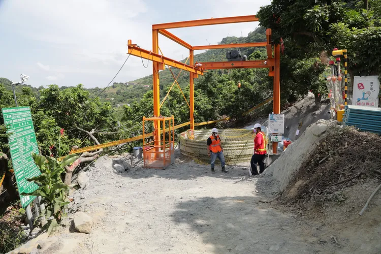 工務局於第一期復建工程，打造超大集水井以洩降邊坡承水壓力。工務局提供