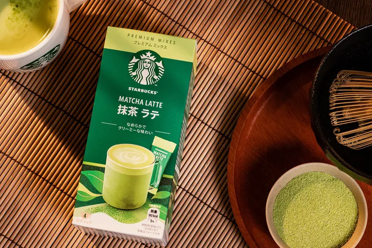 秋季新品「星巴克®特選抹茶拿鐵」，日本直送抹茶風味。雀巢提供