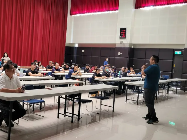 現場討論熱絡。翻攝畫面