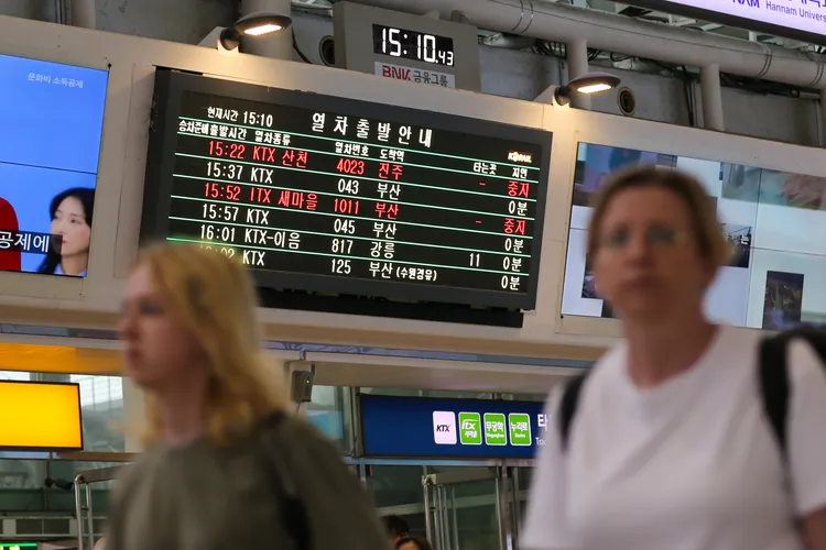 卡努打亂空中交通。新華社